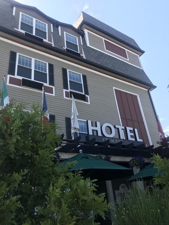 Crescent Suites Hotel Уолтъм Екстериор снимка