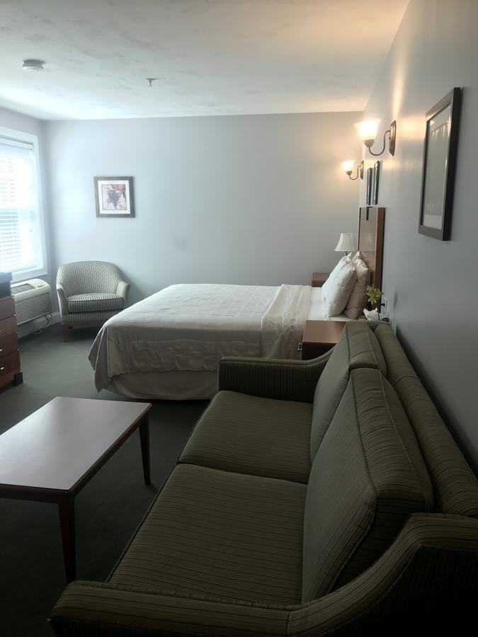 Crescent Suites Hotel Уолтъм Екстериор снимка