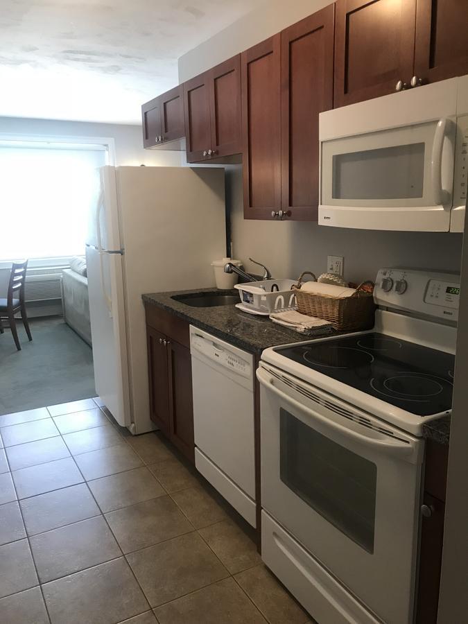 Crescent Suites Hotel Уолтъм Екстериор снимка