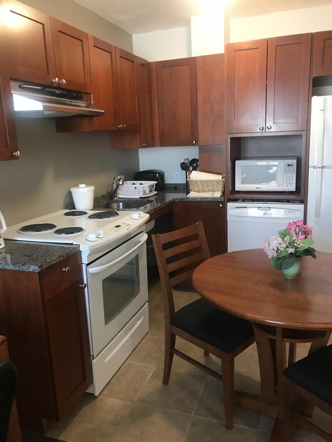 Crescent Suites Hotel Уолтъм Екстериор снимка